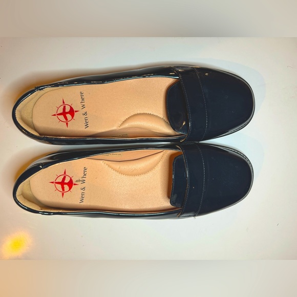 The Signature Loafer - Picture 3 of 8